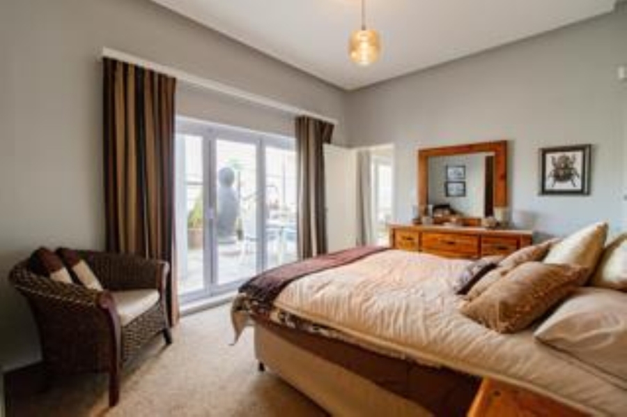 5 Bedroom Property for Sale in Van Riebeeckstrand Western Cape